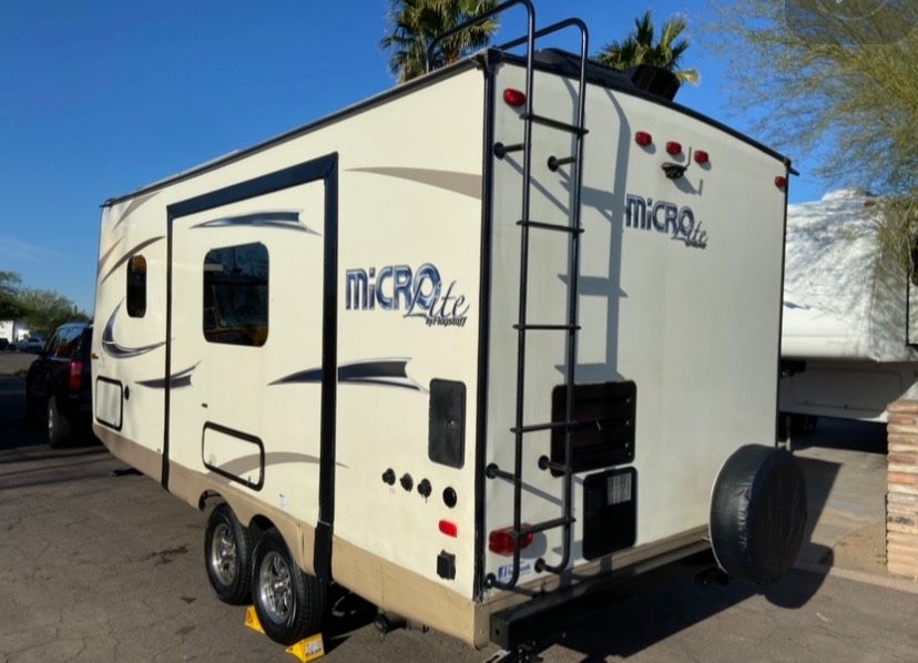 21 Foot 2017 Travel Trailer