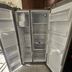 Frigidaire Refrigerator 