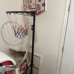 Mini Graffiti Basketball Court