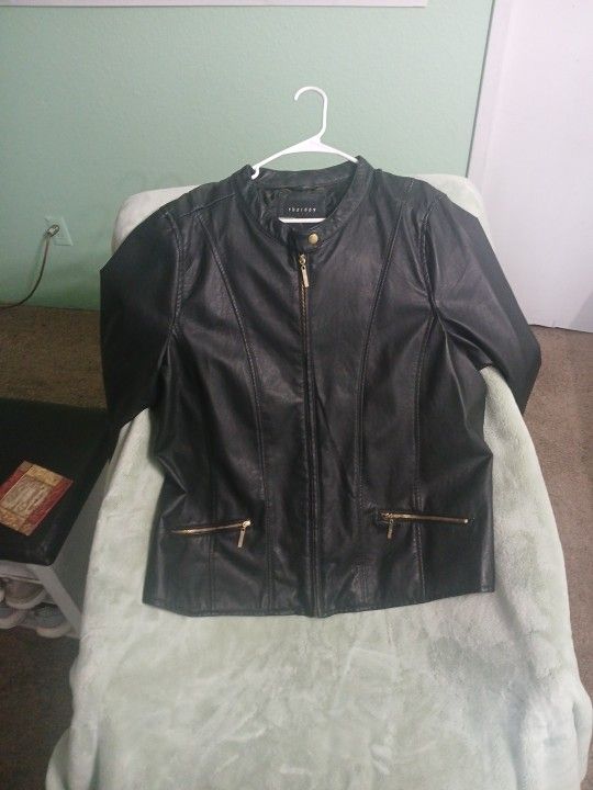 3x Black Jacket