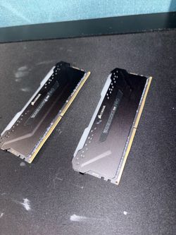 CORSAIR Vengeance RGB Pro 32GB (2 x 16GB) 288-Pin PC RAM DDR4 3200