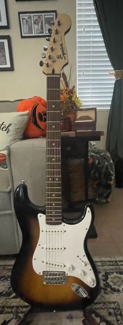 Fender Squier Stratocaster Electric Guitar