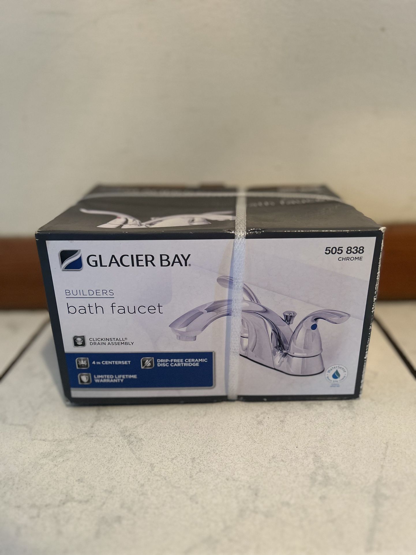 NEW Glacier Bay Builders 4 in. Centerset 2-Handle Low-Arc Bathroom Faucet in Chrome