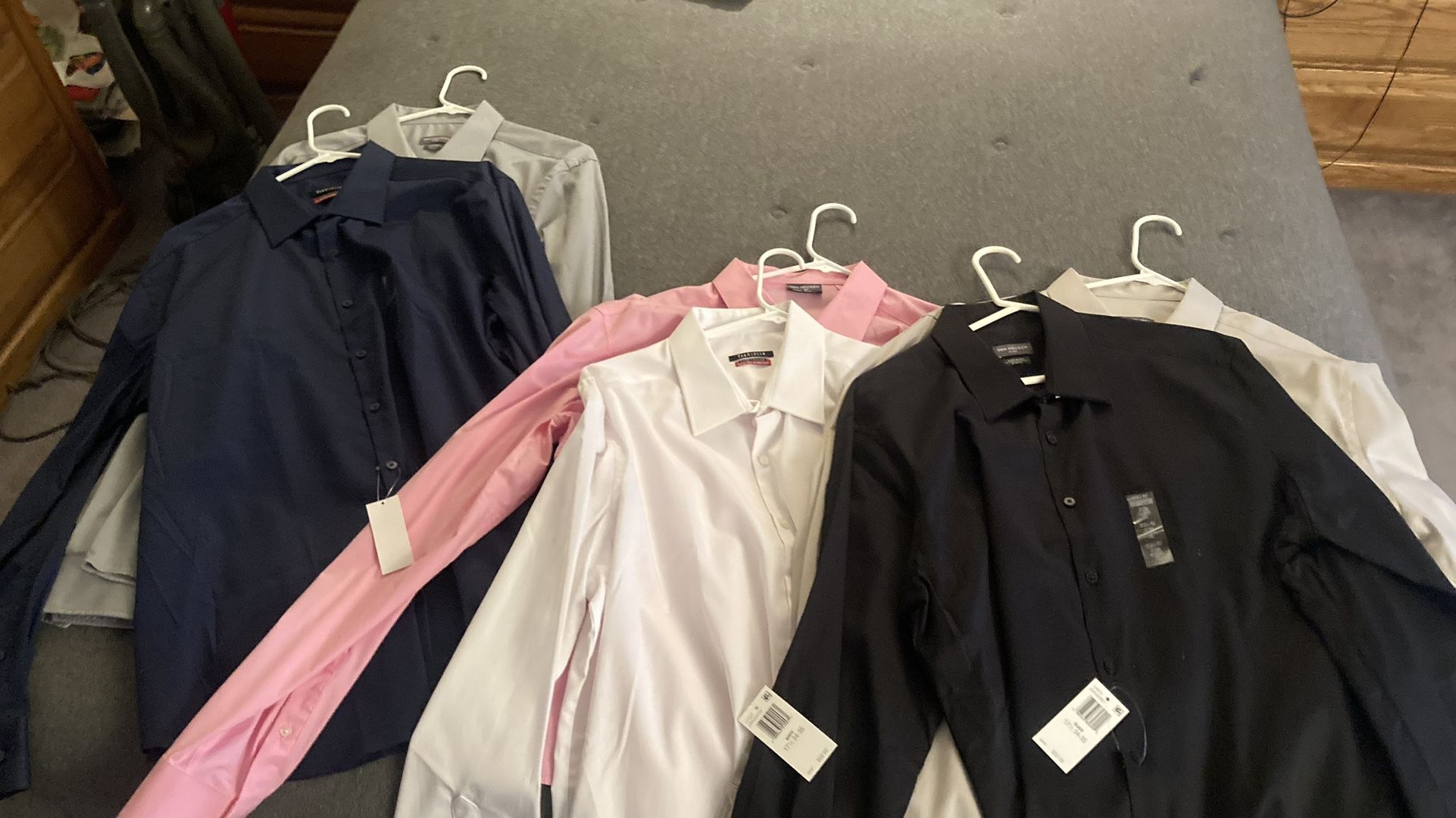 New! Men’s (6) Van Heusen (2) Pierre Cardin and (1) Geoffrey Beene Dress Shirts.