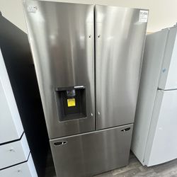 $1499 Smart Counter Depth MAX Fridge, Dual Ice, One Yr Warranty