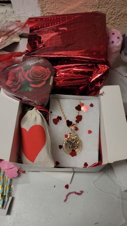 Valentine's Gift Box Surprise 