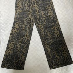 Fluenced Leopard Pants