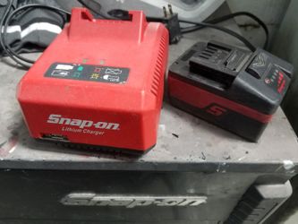 Snapon charger and battery.
