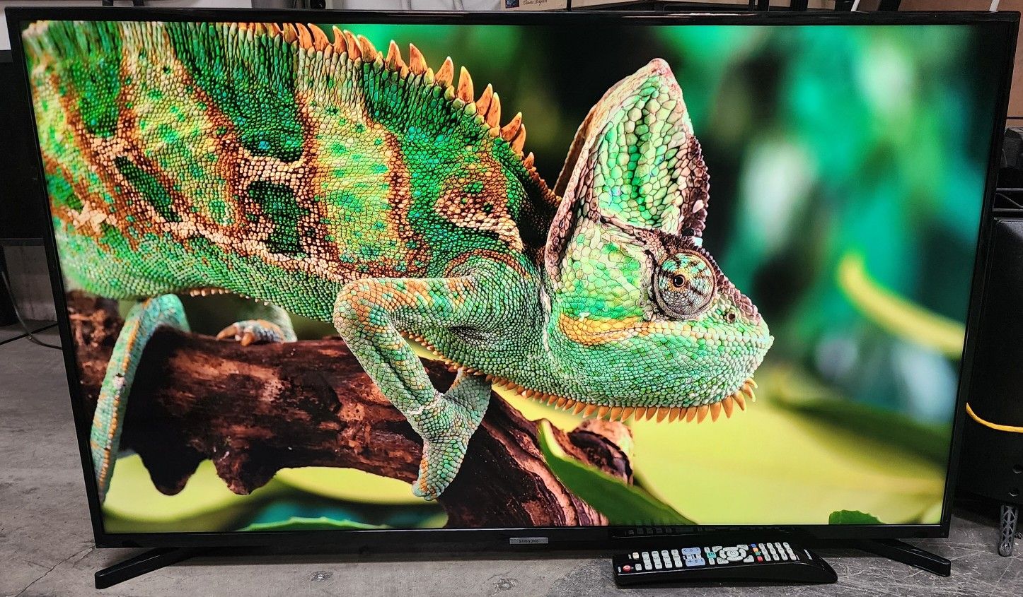 43" 1080p LED Smart TV 2018