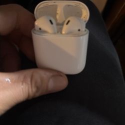 AirPods
