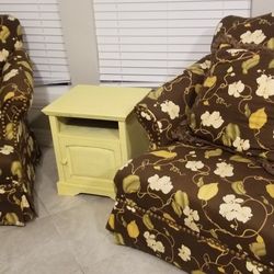2 Sofas 