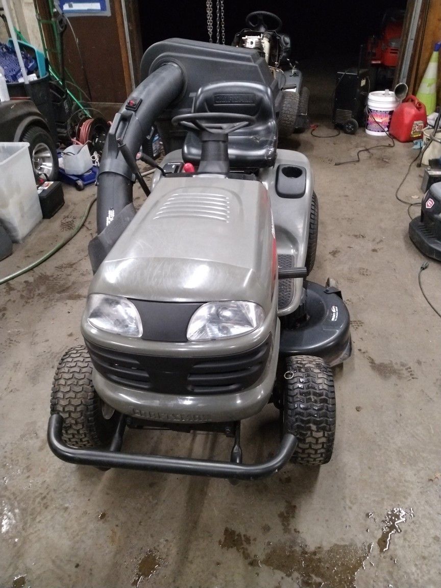 For Sale: Craftsman Lt2000 18.5HP with 42"Deck comes with Bagger $650