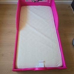 Disney Minnie Mouse Plastic Sleep and Play Toddler Bed by Delta Children