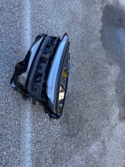 Model y headlight Lf side 2025. 2026