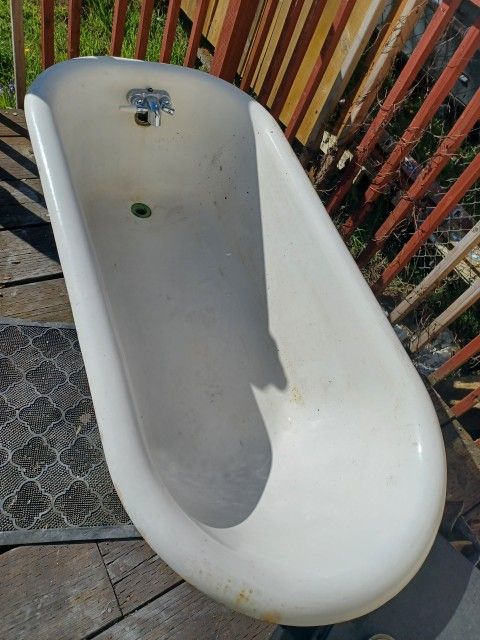 Claw Foot Bathtub