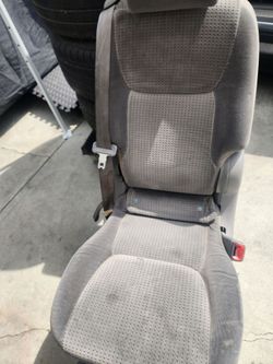 Toyota Sienna center middle seat
