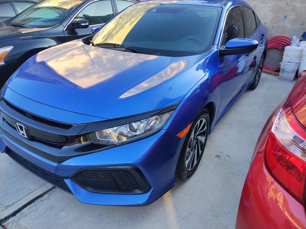 Honda Civic LX 2018 hatchback
