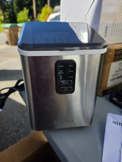 brand new table top ice maker