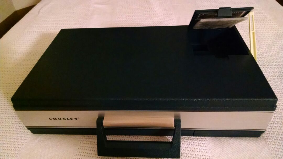 CROSLEY CR6016A Record Player