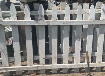 8’ white Picket fence