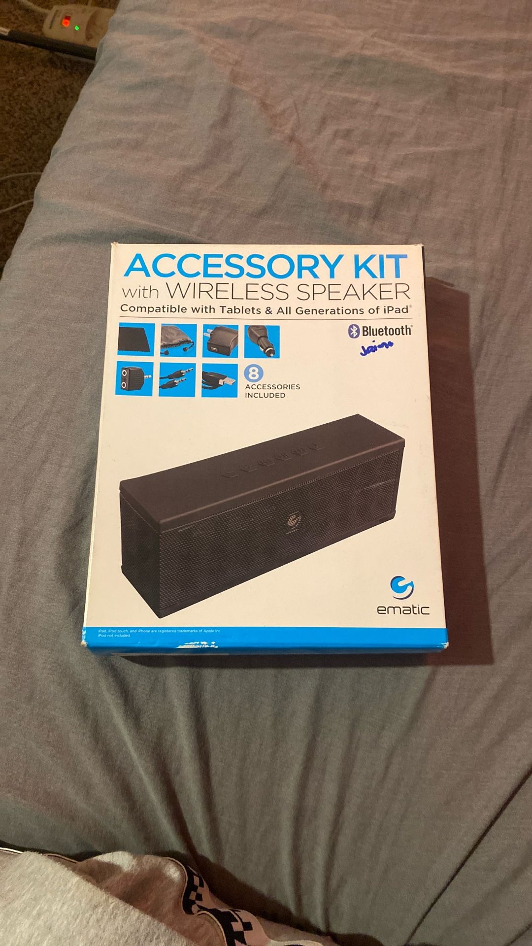 BLUETOOTH SPEAKER compatible with all iphones ipads etc