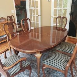 American Drew Dining Set- Cherry Stained Oval Table, Chairs (7), Leaves (2) & Pads (4)