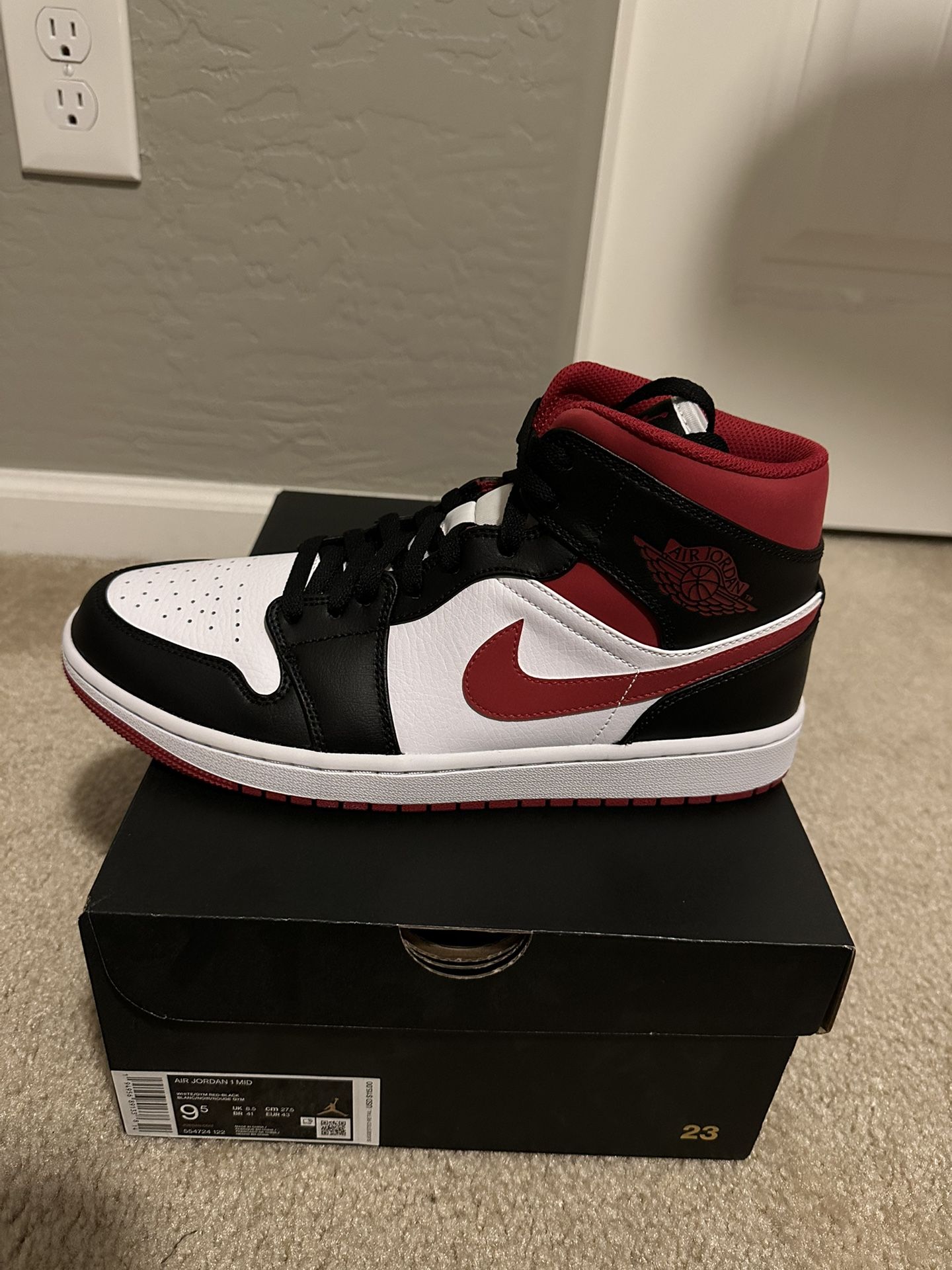 Brand New Jordan 1 Nike Retro Mid Black Gym Red Men’s Size 9.5