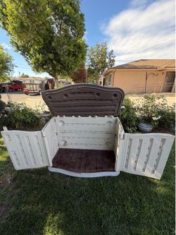 $120 outdoor storage box FREE DELIVERY