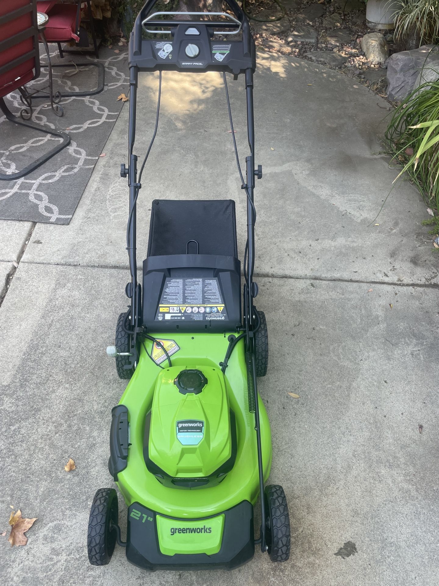 Lawnmower - Greenworks - Self-propelled- 21” - 40 Volt - Cost $479 New . Excellent Condition - Batteries And Charger Not Included