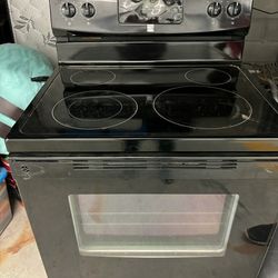 Black Ceramic Cooktop Self-Cleaning Oven (Must Pick Up In Prunedale)