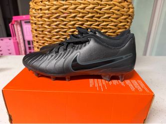 Soccer cleats (Legends 10 Club FG/MG)