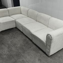 Cream white boucle 5 piece sectional couch $450 for pick up ($550 with delivery)  