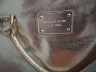 Not free 20 obo Michael kors duffel bag