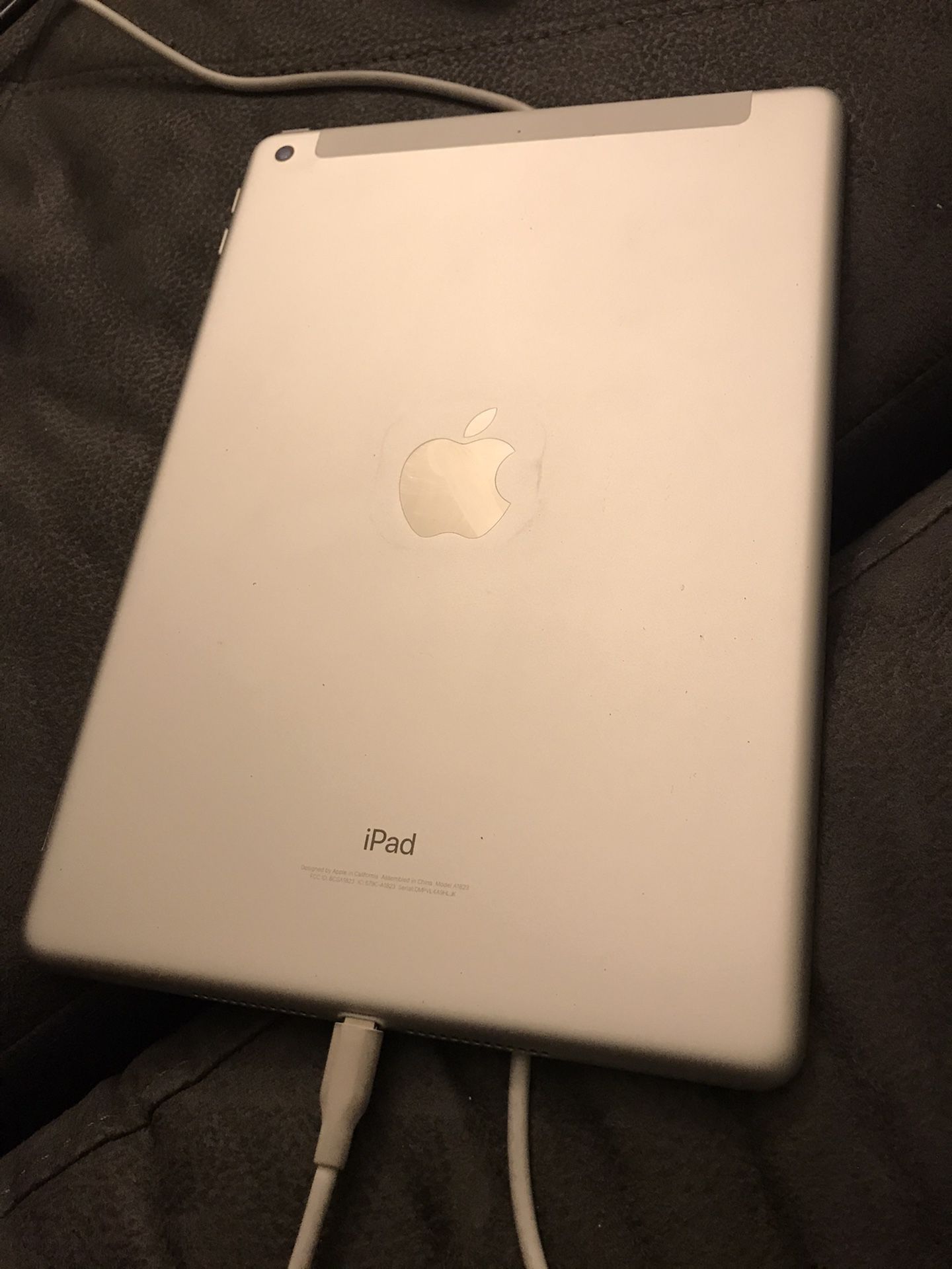 iPad Air 2. 32 gb LTE (and WiFi) iCloud unlocked 9.5 condition.