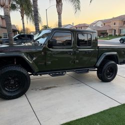 2022 Jeep Gladiator. Clean Title