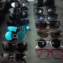 Lot Of 18 Pairs Of Sunglasses 