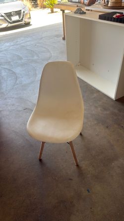 Desk chair