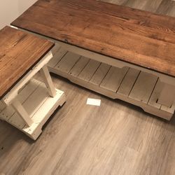 Beautiful Coffee & End Table Set
