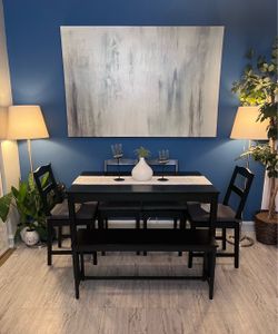 Beautiful Small Dining Set Great Condition!!! Table with 4 Chairs and Bench! I Can Deliver