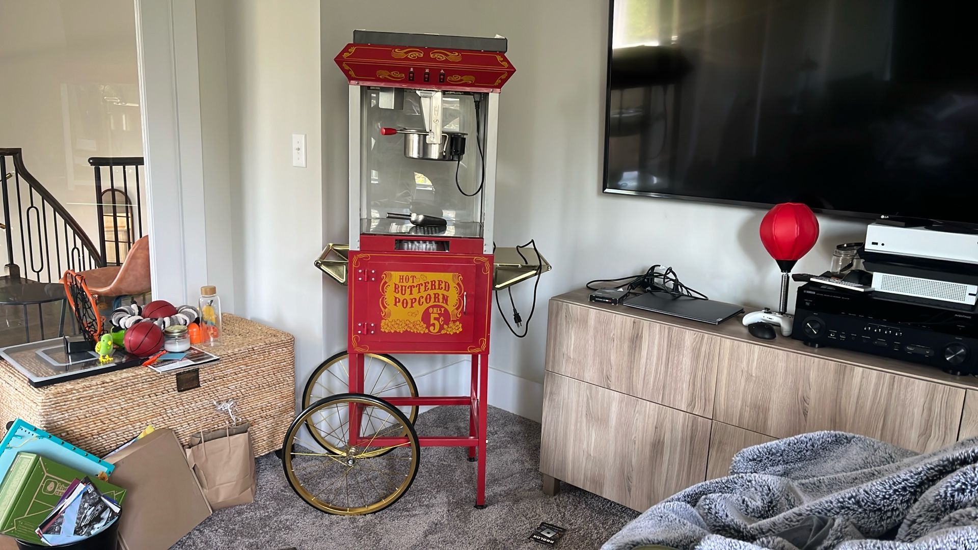 Funtime Popcorn Company FT860CR Antique Carnival-Style 8-Ounce Hot-Oil Popcorn Popper with Cart, Red
