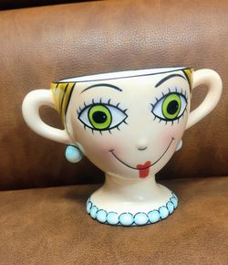 Babs Blonde Love Tea Cup