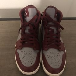 Air Jordan 1 Mid 'Cherrywood Red'