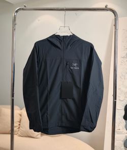 Arc’teryx Squamish Light Jacket