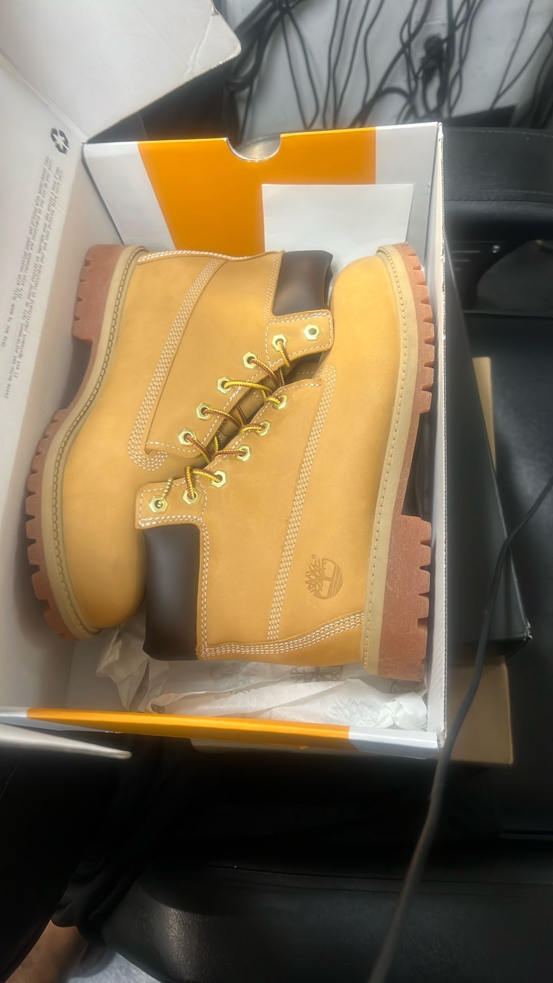 Timberland 6.5 Mid $70