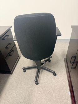 Desk swivel chair