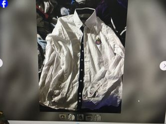 A Used-good Chivas De Guadalajara Men’s Shirt Fins Estampa (Size Small-medium)