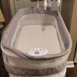 Bassinet with Music