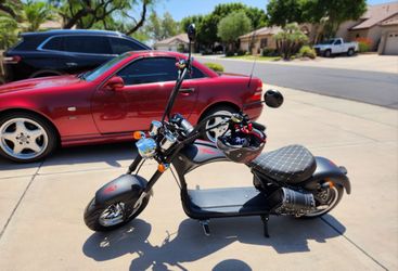 Electric Scooter/Chopper - Eahora M1P Chopper Scooters 2000W - 1 black and 1 orange