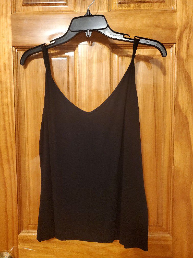 ON 34TH Women's Modal Camisole Size XL Black

Product Details
Piece together the perfect look with ultra-soft camisole. Designed from plush modal with
