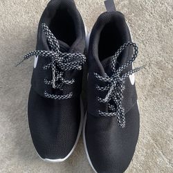 Nike  shoes size 5